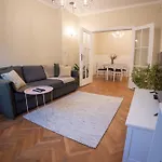 Planeta Dos Sonhos - Fast Wi-Fi, 1Bdr, Top Centre