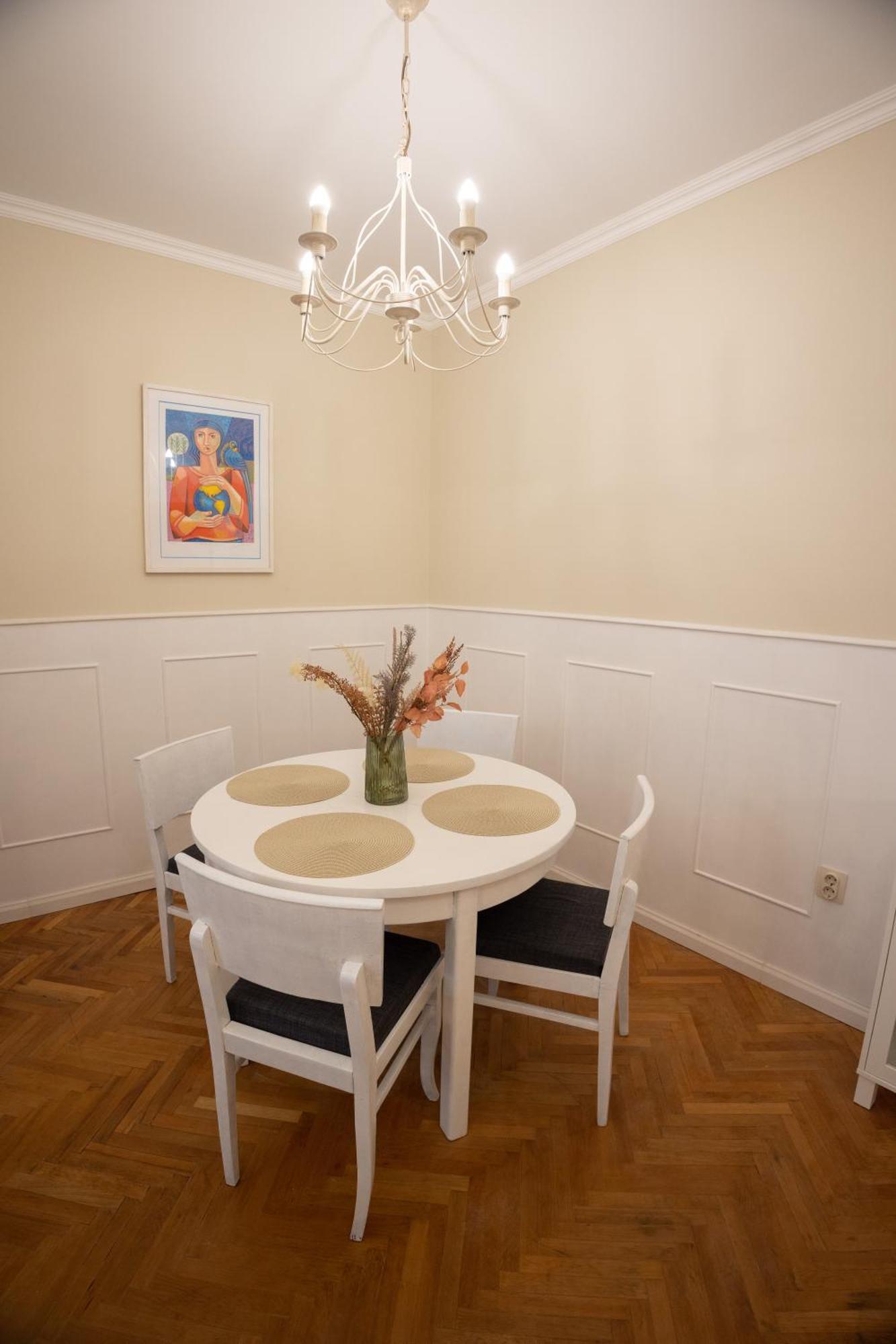 Planeta Dos Sonhos - Fast Wi-fi, 1bdr, Centre *