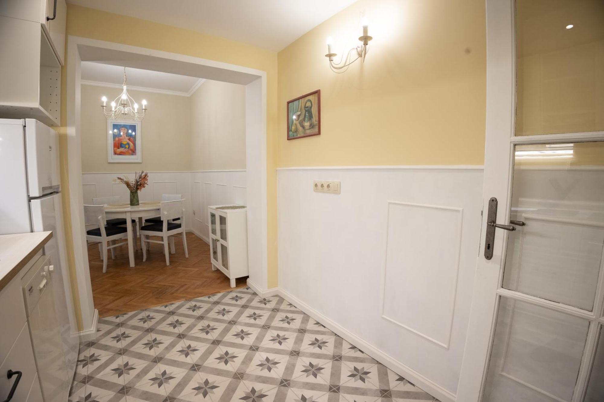 Planeta Dos Sonhos - Fast Wi-fi, 1bdr, Centre Apartament Sofia